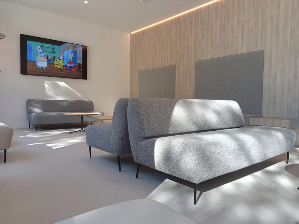 Banquette VESPER 170 / Sergio Ballesteros, Minder dan 75 cm, 150 tot 200 cm, Ophalen of Verzenden, Rechte bank