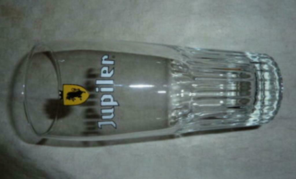 bier glas JUPILER " klassiek ribbelglas met ouder logo ", Verzamelen, Glas en Drinkglazen, Gebruikt, Bierglas, Ophalen of Verzenden