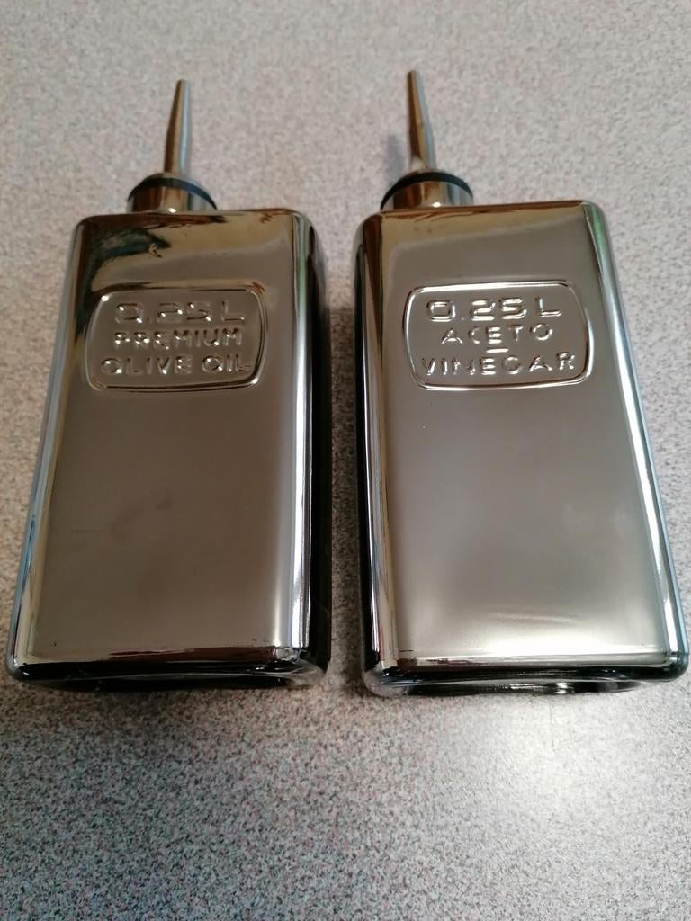 Olie en azijn fles van Luigi in glas, Ophalen, Zo goed als nieuw