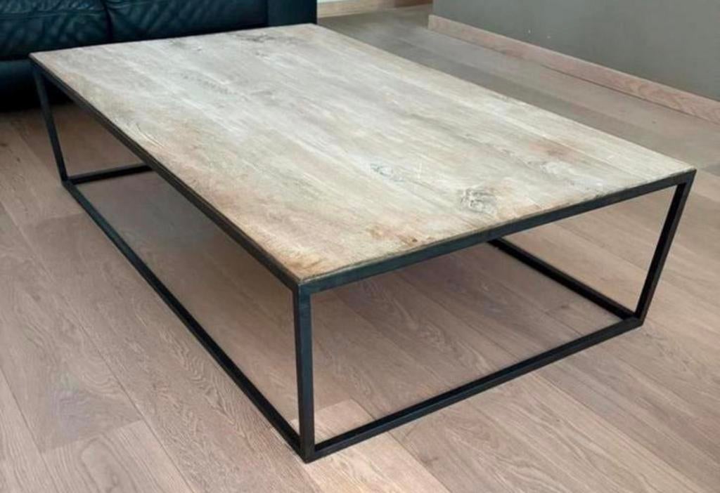 Table basse en fer forgé avec plateau en chêne, Maison & Meubles, Tables | Tables de salon, Enlèvement, Comme neuf