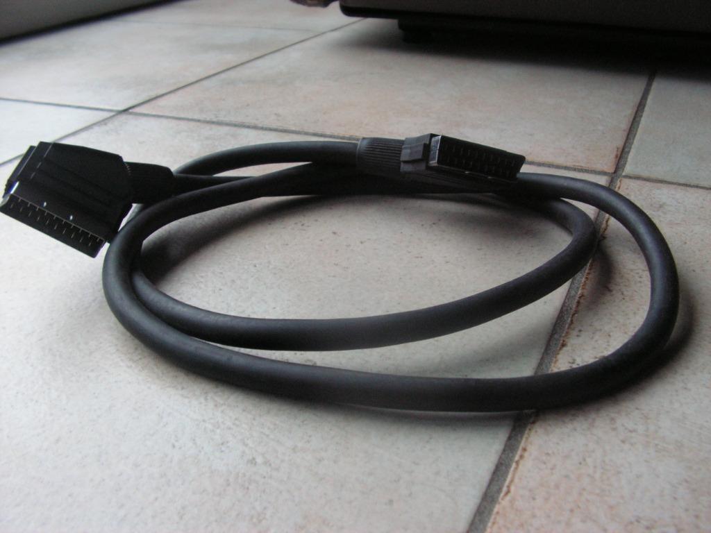 Scart kabel 200 cm., Audio, Tv en Foto, Audiokabels en Televisiekabels, Ophalen of Verzenden, Zo goed als nieuw, Minder dan 2 meter