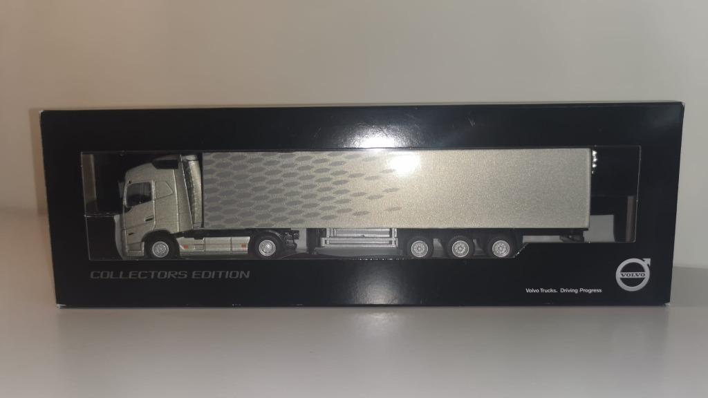 Volvo FH 1:87 miniatuur met trailer collectors item, Ophalen, Nieuw, Auto's