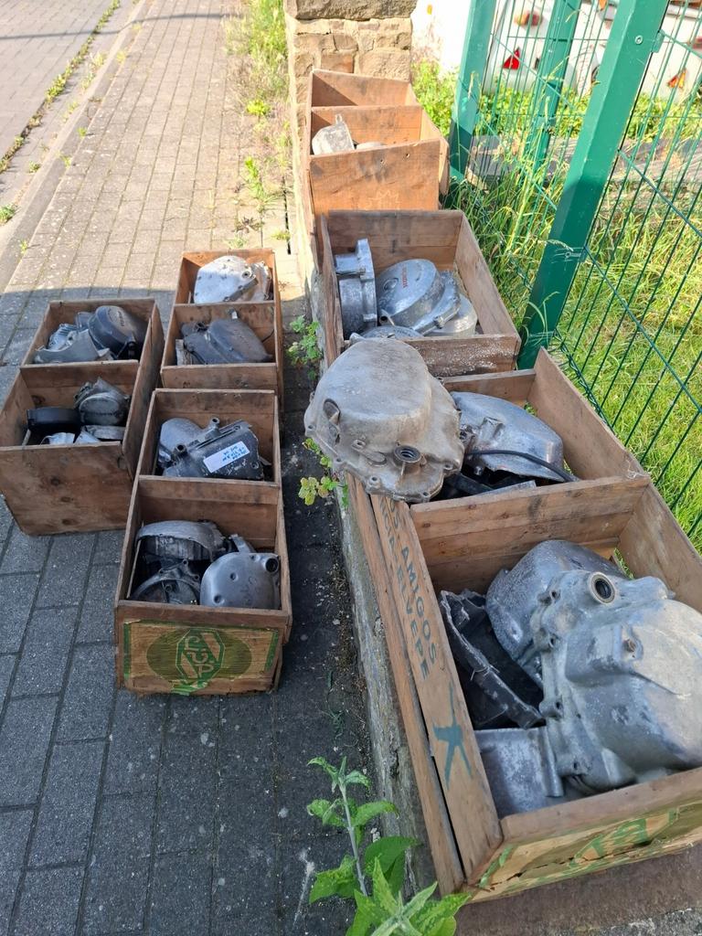 Honda lot van çarters, Motoren, Ophalen