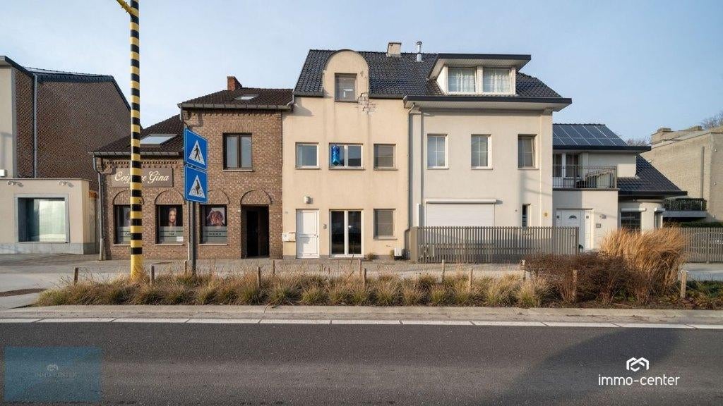 Duplex appartement te koop in Genk, Immo, Huizen en Appartementen te koop, Genk, Tot 200 m², Bovenwoning, 3 kamers