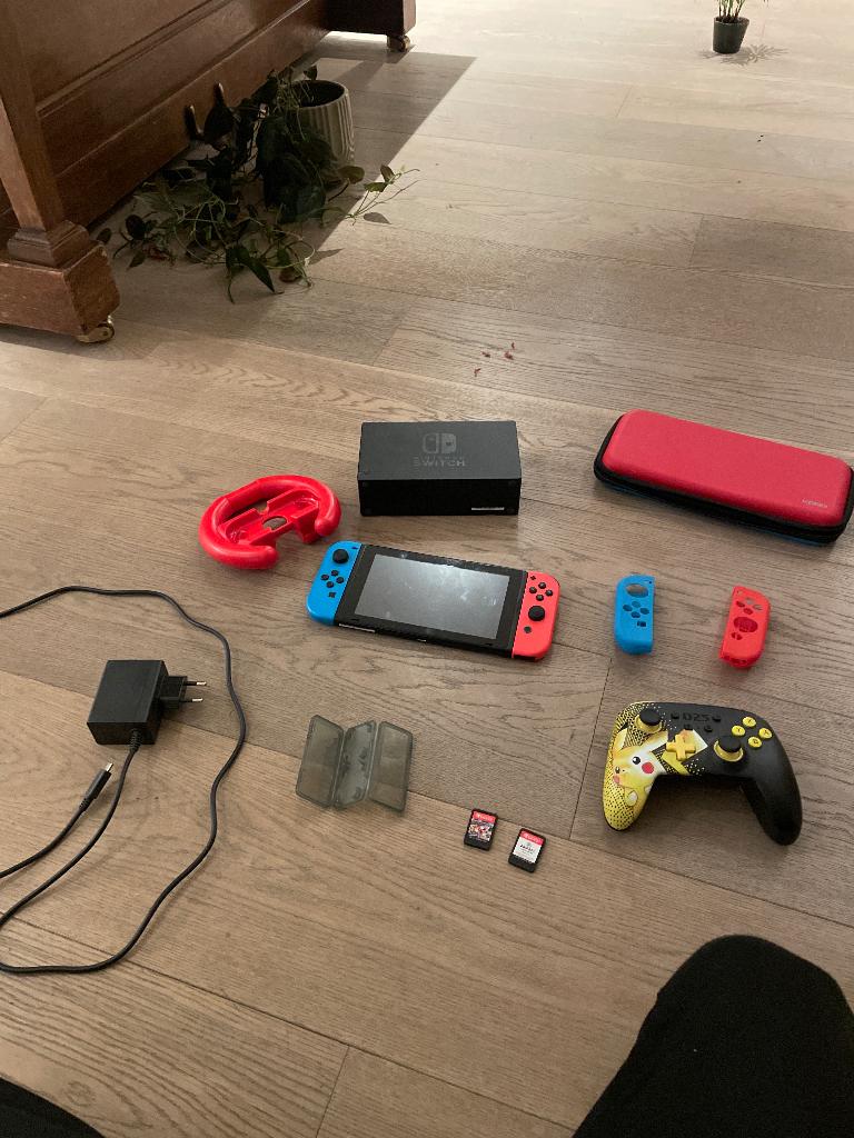 Nintendo Switch, Consoles de jeu & Jeux vidéo, Consoles de jeu | Nintendo Switch, Comme neuf, Switch Original, Avec 1 manette