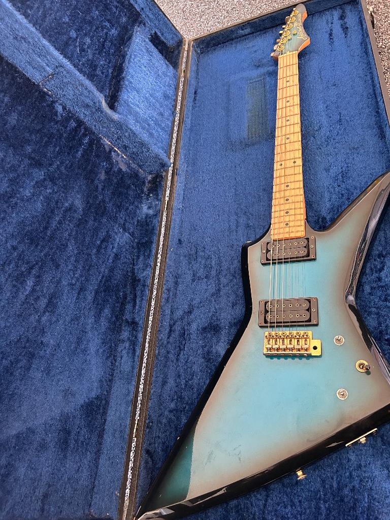 Aria pro II ZZ deluxe elektrische gitaar, Musique & Instruments, Instruments à corde | Guitares | Électriques, Utilisé, Solid body
