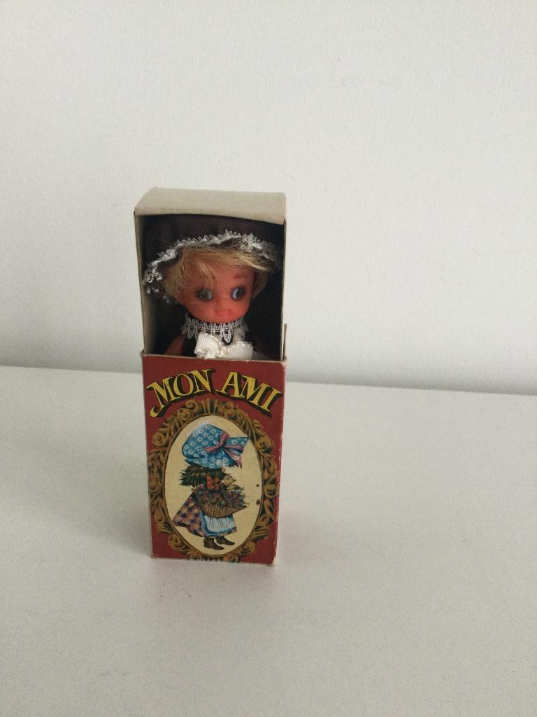 Poupée de collection "Mon ami", Enlèvement, Poupée