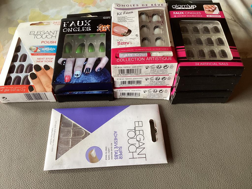 12 boîtes de faux ongles, Bijoux, Sacs & Beauté, Beauté | Cosmétiques & Maquillage, Neuf, Maquillage, Mains et Ongles, Enlèvement ou Envoi