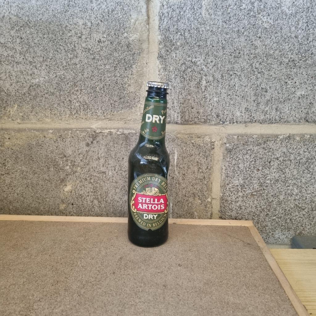 Bouteille de bière Stella Artois Dry, Enlèvement ou Envoi, Utilisé, Bouteille(s), Stella Artois