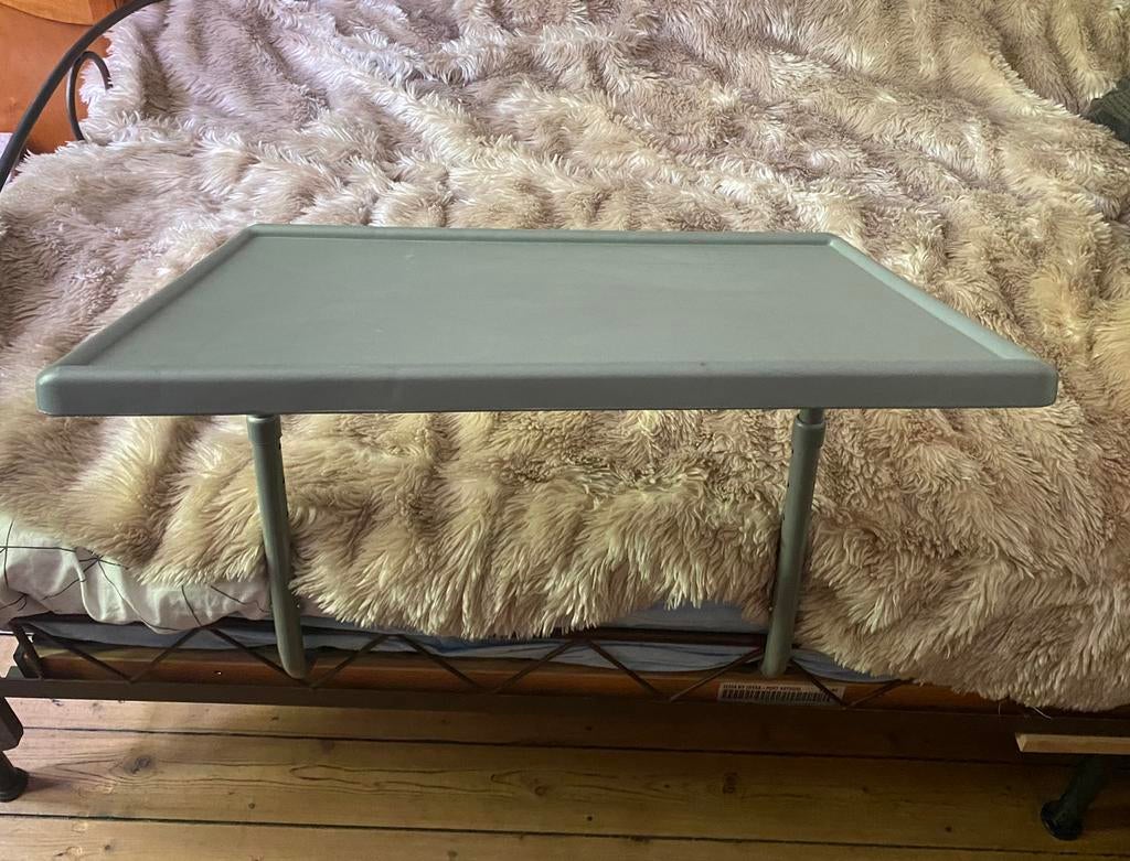 Table ajustable, Divers, Matériel Infirmier, Enlèvement, Comme neuf
