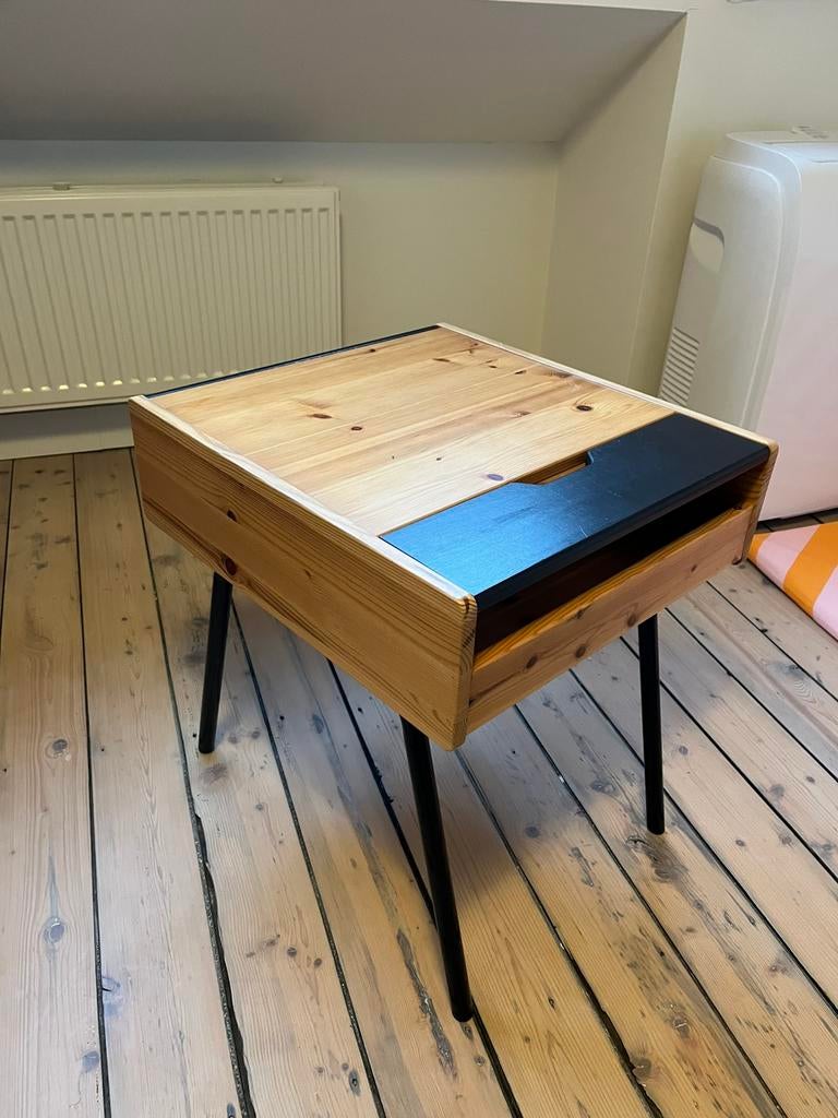 Ikea nachtkastje / bijzettafel, Ophalen, Gebruikt, Hout