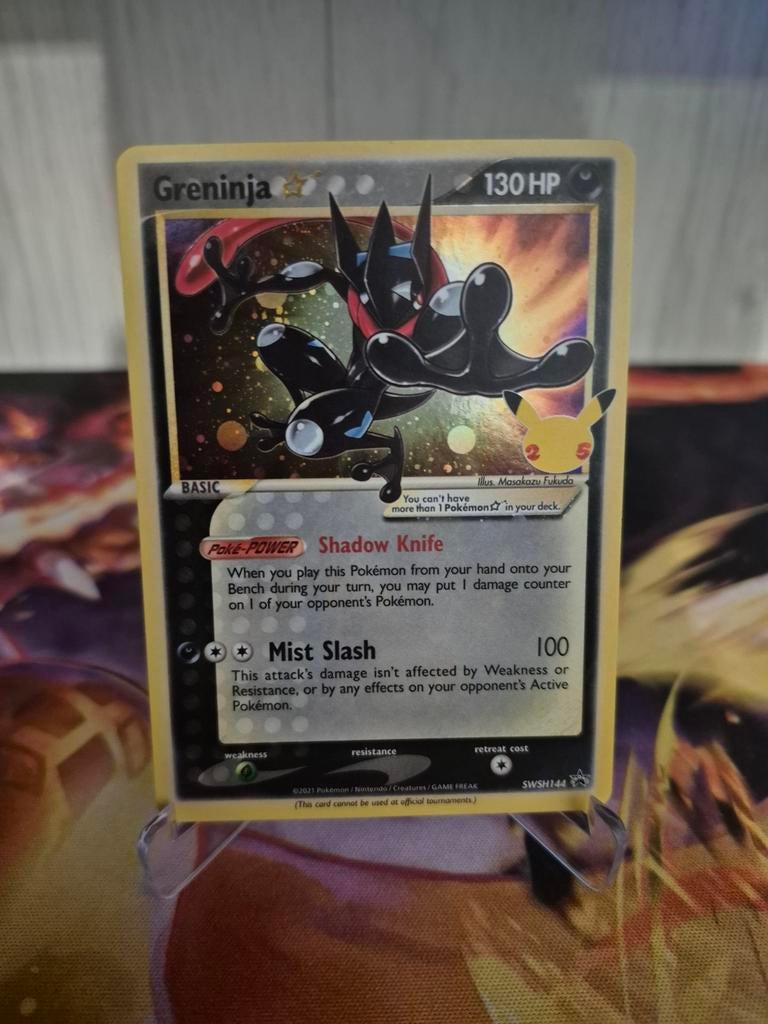 Greninja Gold star swsh144, Hobby en Vrije tijd, Verzamelkaartspellen | Pokémon, Ophalen