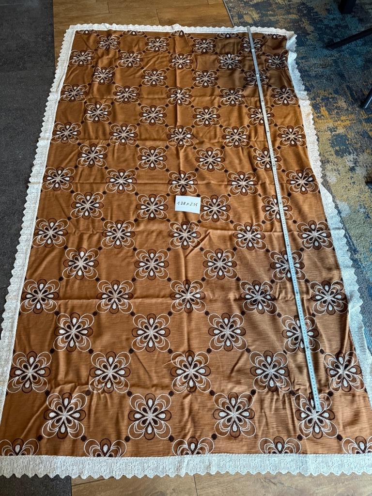 Handgeborduurd tafellaken 128 x 215 cm, Huis en Inrichting, Ophalen, Zo goed als nieuw, Rechthoek