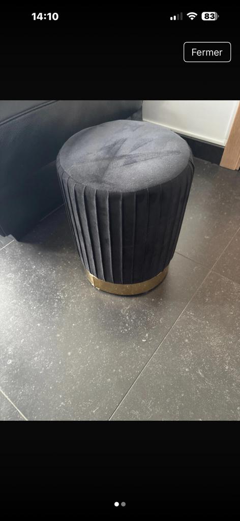 Pouf noir av une bande doré, Maison & Meubles, Enlèvement, Comme neuf