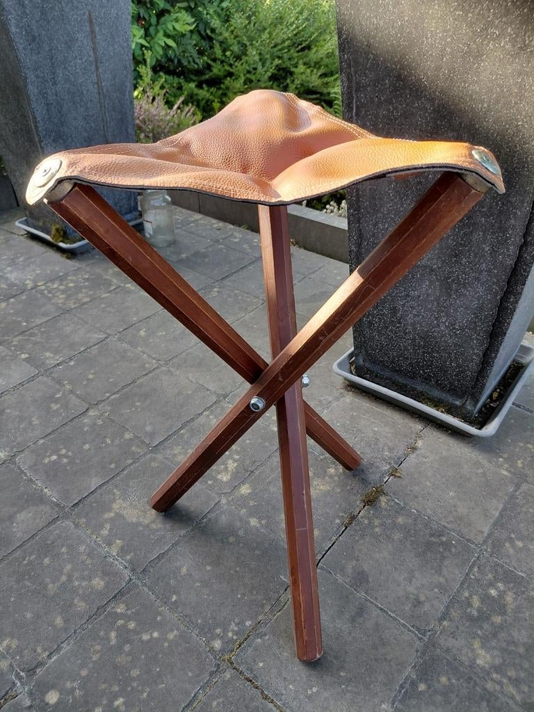 Chaise/tabouret pliant à 3 pieds en bois avec assise en cuir, Enlèvement ou Envoi