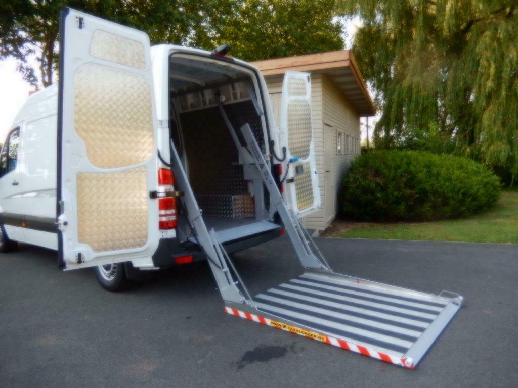 MERCEDES SPRINTER MET INGEBOUWDE VH-EASYLOADER MET 800 KG TI, Auto's, Stof, 2199 cc, Wit, Diesel