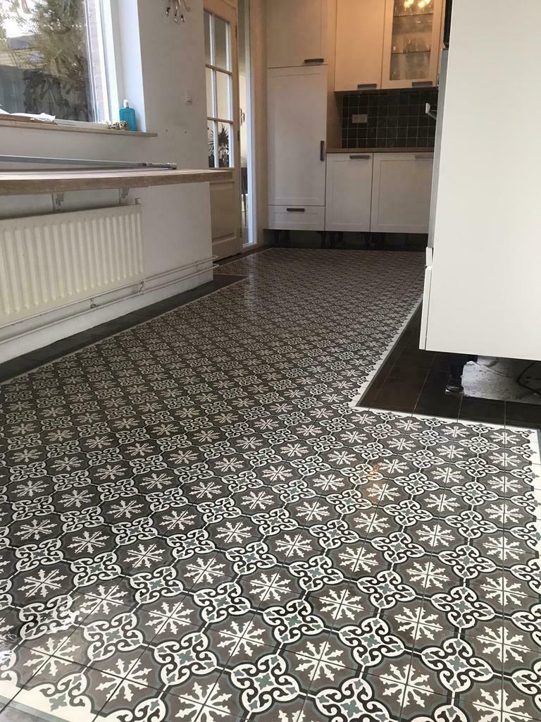 Portugese Cement tegels vlekken schoonmaken reinigen, Ophalen of Verzenden