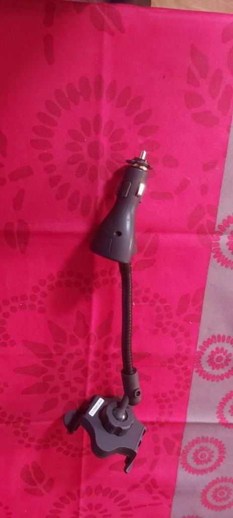 GSM autohouder met sigarettenaansteker, Ophalen, Nieuw, Auto
