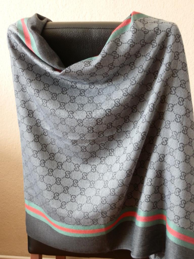 Gucci sjaal., Kleding | Dames, Gucci, Ophalen of Verzenden, Zo goed als nieuw, Sjaal