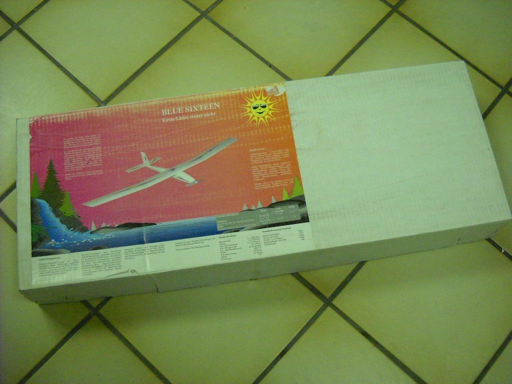 rc vliegtuig  Blue sixteen van Blue Airlines, Hobby en Vrije tijd, Modelbouw | Radiografisch | Vliegtuigen, Ophalen of Verzenden