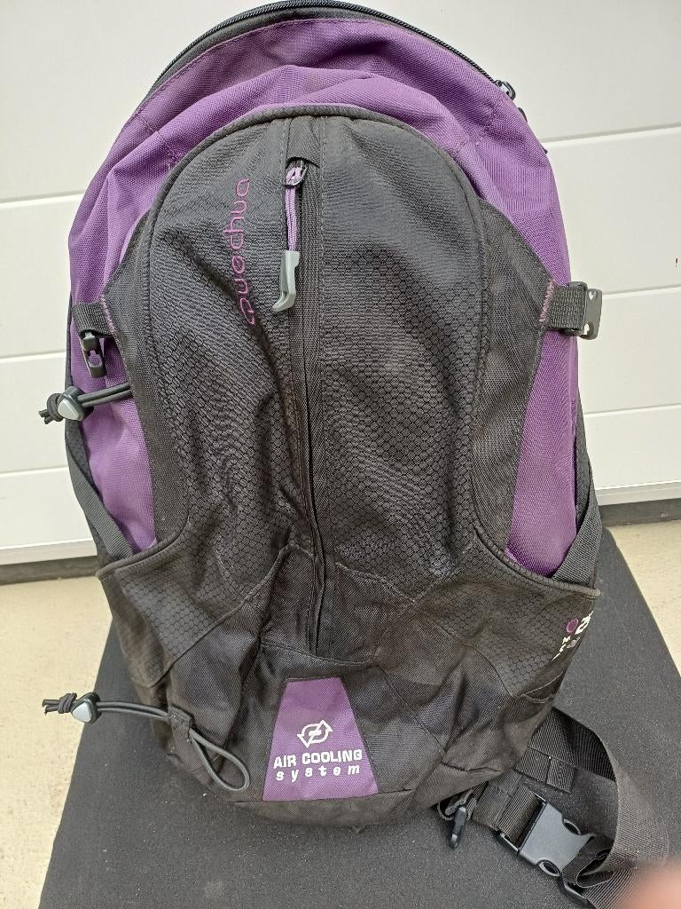 Sac à dos Quechua Forclaz 25 AIR pour la randonnée, Enlèvement, Comme neuf, Sac à dos