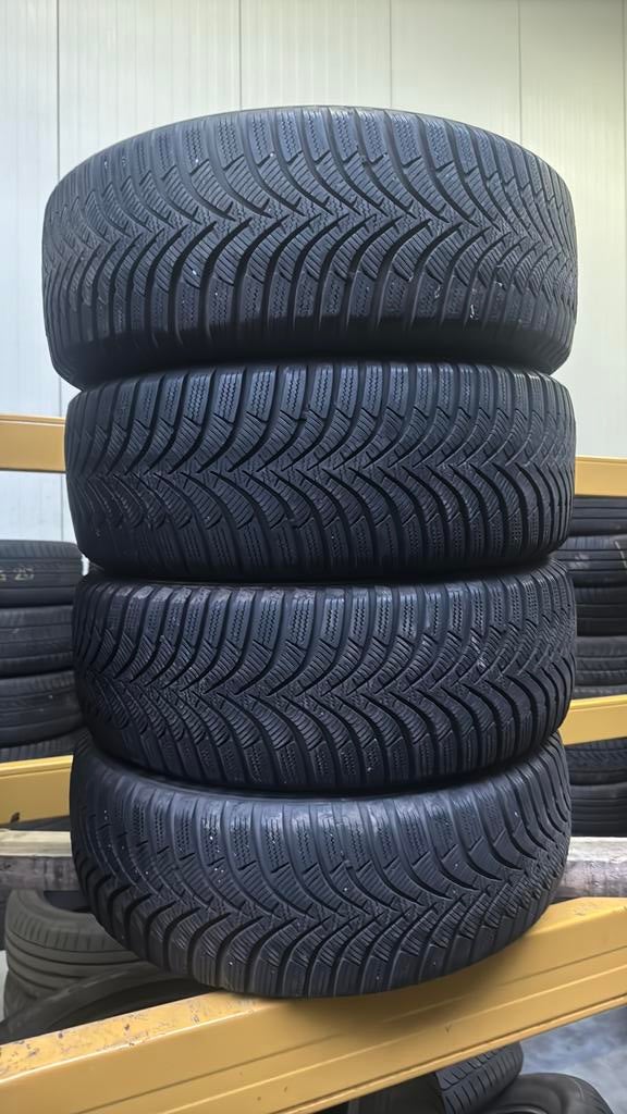 2055516  205/55/16  205/55R16 winter merk hankook, Ophalen