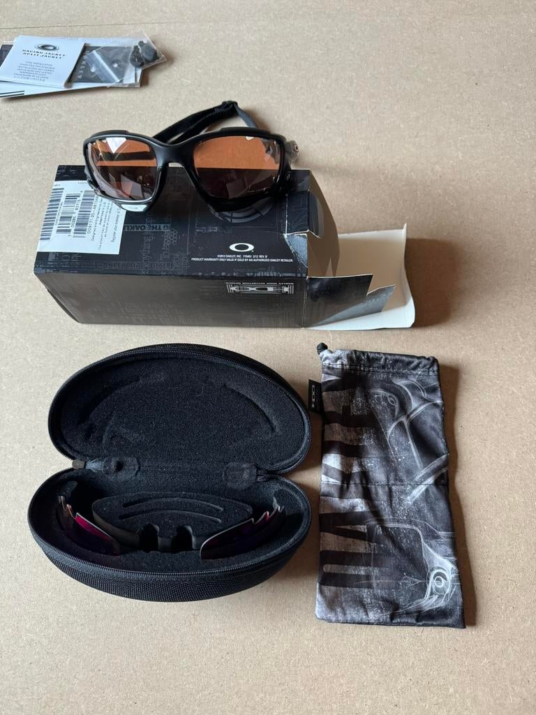 Lunettes Oakley Racing vented, Handtassen en Accessoires, Zonnebrillen en Brillen | Heren, Zo goed als nieuw, Bril, Oakley, Ophalen of Verzenden