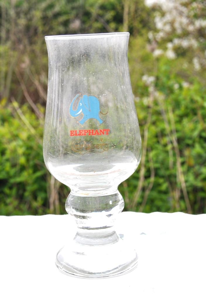 grand verre a bière sur pied carlsberg elephant, Ophalen of Verzenden, Zo goed als nieuw, Glas of Glazen, Overige merken