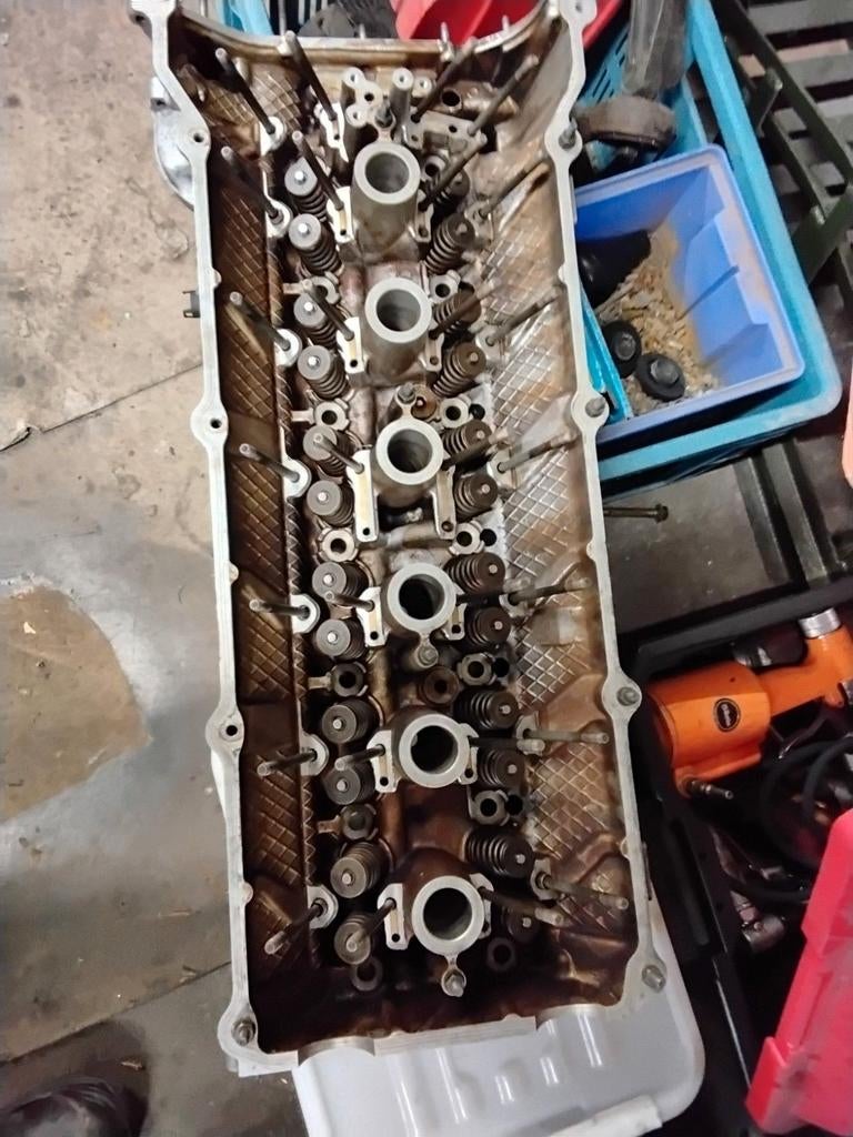 Culasse BMW E36 M50B25 vanos  tres bon etat, Enlèvement, BMW