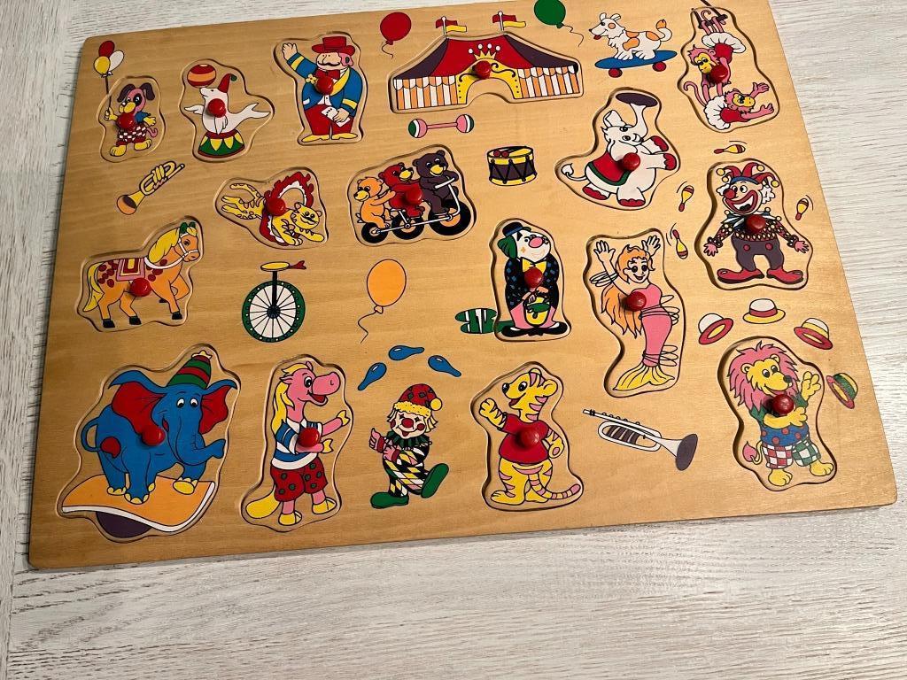 Houten inlegpuzzels, Enlèvement