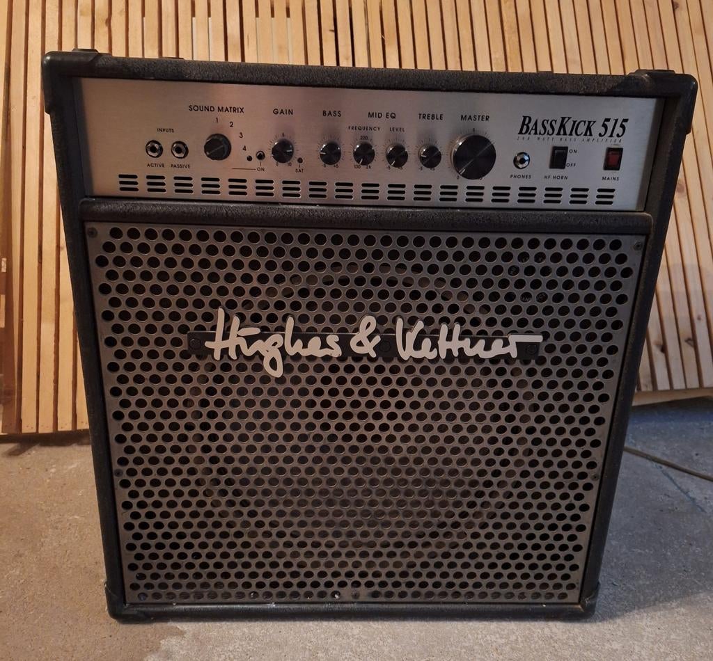 BassKick 515 de Hughes & Kettner, Musique & Instruments, Amplis | Basse & Guitare, Enlèvement, Utilisé, Guitare basse, 100 watts ou plus