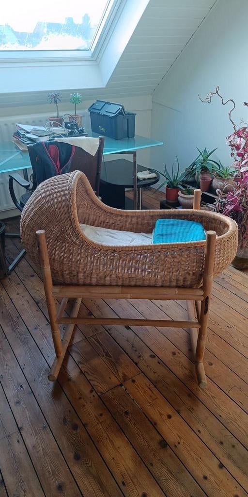 Schommelwieg, rieten mand, bamboe onderstel, €100, Kinderen en Baby's, Babywiegjes en Ledikanten, Gebruikt, Wieg, Ophalen
