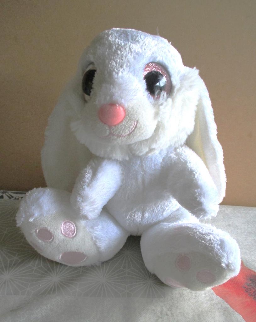 knuffel konijn met grote ogen, Ophalen of Verzenden, Zo goed als nieuw, Konijn