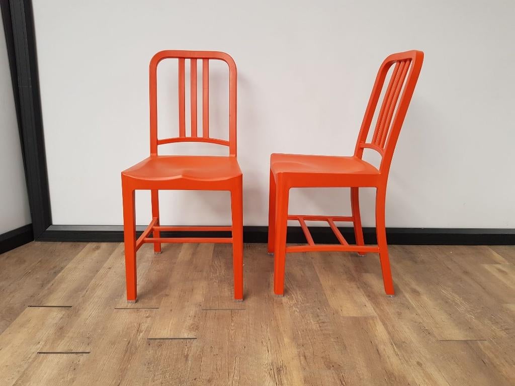 Emeco navy chair 111 Coca cola recycle (Oranje), Verzamelen, Merken en Reclamevoorwerpen, Ophalen of Verzenden