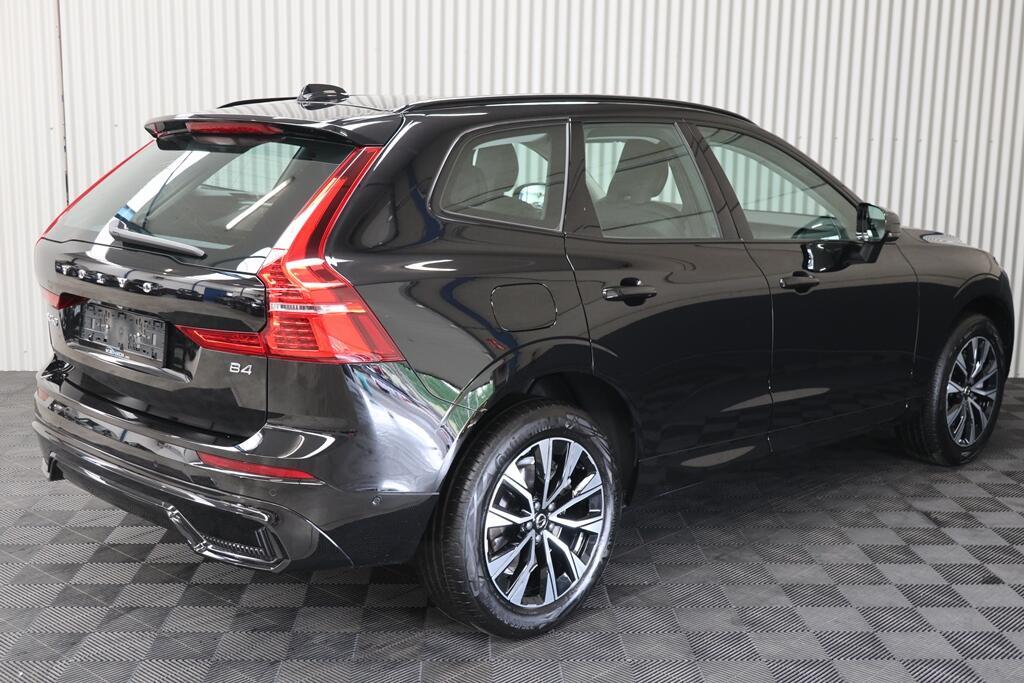 Volvo XC 60 B4 Benzine Mild-Hybrid Geartronic Plus Dark Pan, 197 pk, 1969 cc, 0 kg, Zwart