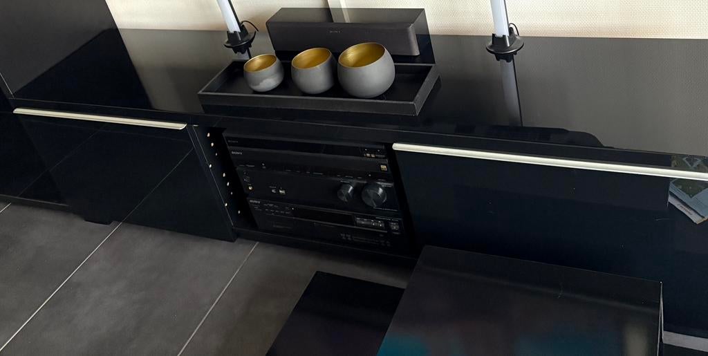 meuble TV en noir brillant Ikea, Enlèvement, Utilisé