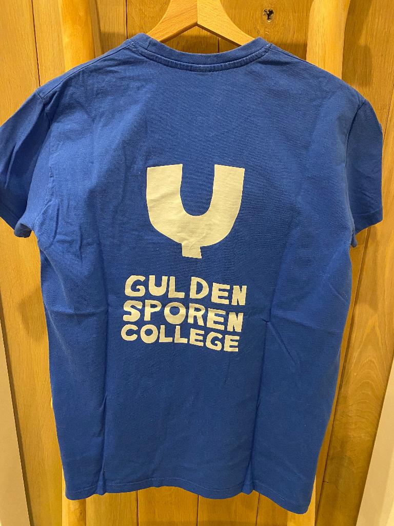 Gulden Sporen college set (T-shirt/Polo/korte broek), Ophalen of Verzenden, Gebruikt, Jongen of Meisje