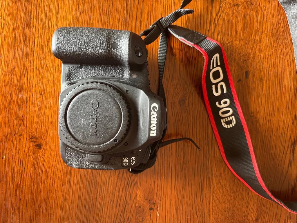 Canon 90 D in nieuwstaat, Enlèvement ou Envoi, Canon, Comme neuf, Reflex miroir