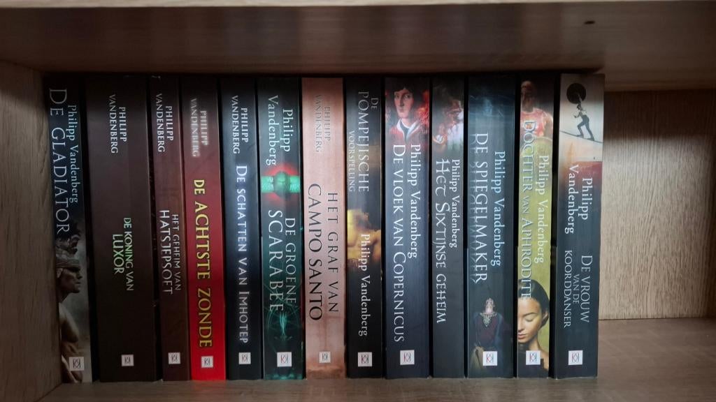 PHILIPP VANDENBERG (GROTE BUNDEL), Boeken, Thrillers, Gelezen, België, Ophalen of Verzenden