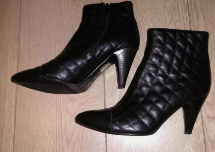 Élégantes bottines Nathan-Baume, neuves. Cuir noir matelassé, Kleding | Dames, Schoenen, Nieuw, Lage of Enkellaarzen, Zwart, Ophalen of Verzenden