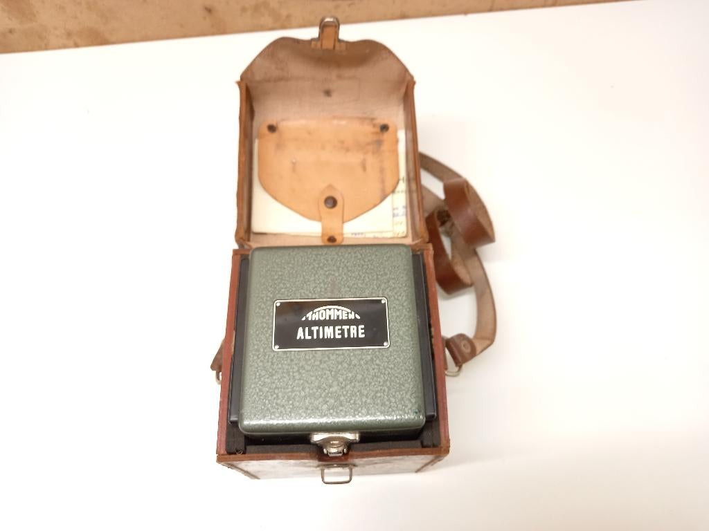 Thommen 3B4 hoogtemeter in nieuwe staat ww2, Ophalen of Verzenden
