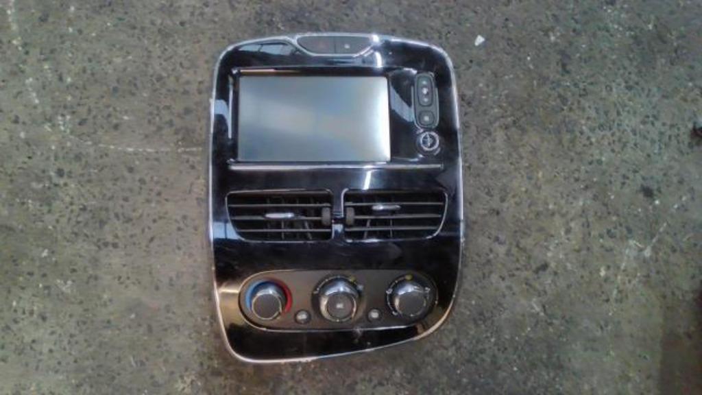 Autoradio Renault Clio 4 2012-2016 LP/13636, Autos : Pièces & Accessoires, Habitacle & Garnissage, Renault, Utilisé, Enlèvement