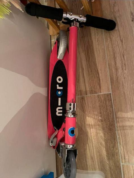 Trotinette neuve rose, Enlèvement ou Envoi