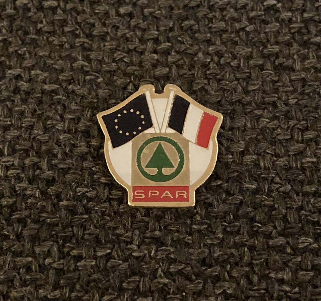 PIN - SPAR - EUROPA - FRANCE - FRANKRIJK, Verzamelen, Verzenden, Gebruikt, Overige onderwerpen, Speldje of Pin