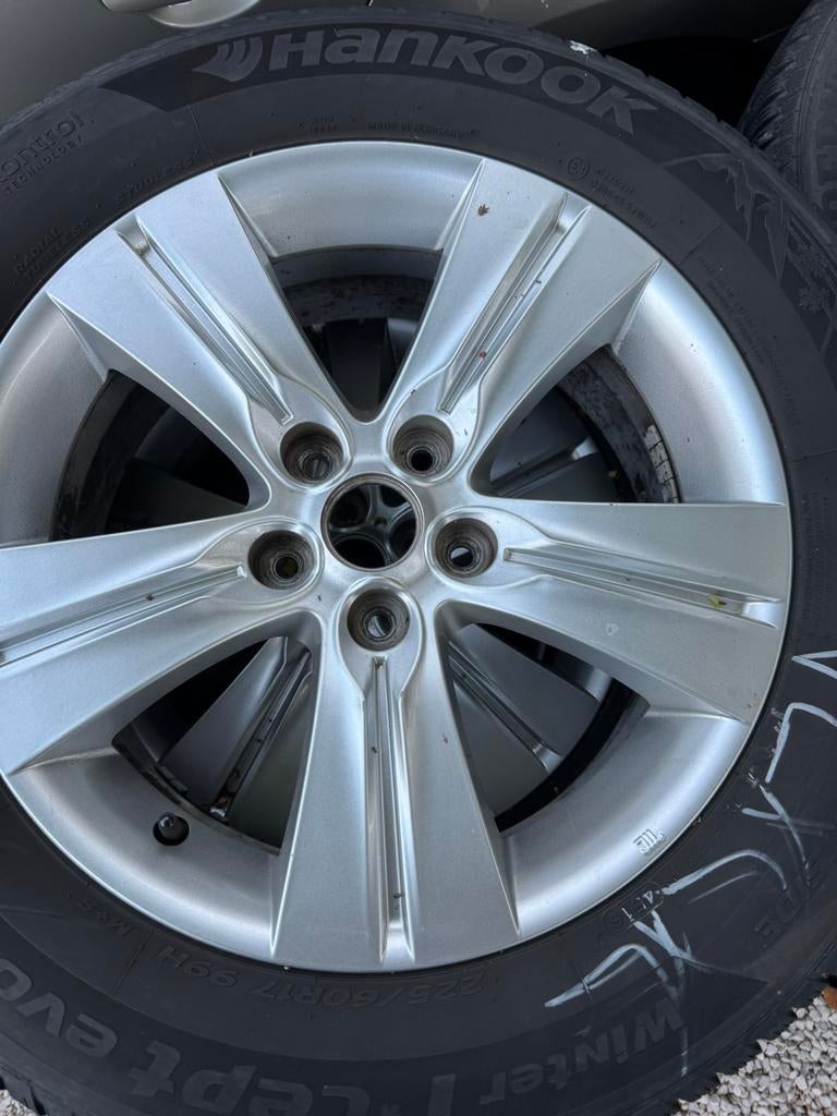 KIA Sportage - Hankook Winterset - 225 60 17 99H, Auto-onderdelen, Banden en Velgen, Ophalen, Gebruikt, Banden en Velgen, 17 inch