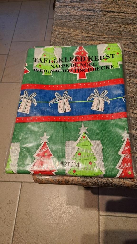 Tafelkleed Kerst (nappe de Noël), Enlèvement