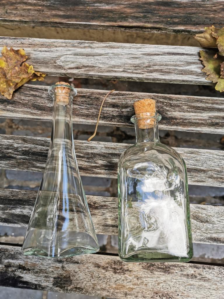Twee glazen flesjes met kurkstop. Nieuw., Maison & Meubles, Cuisine | Linge de cuisine, Enlèvement ou Envoi, Neuf, Autres types