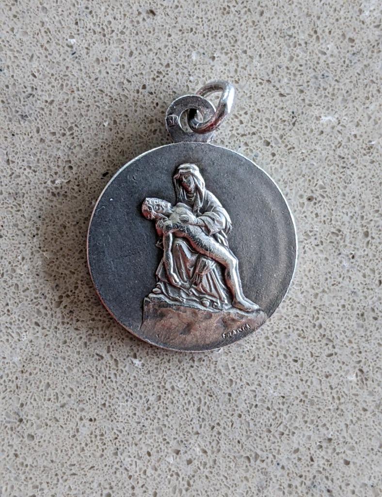 Médaillon, pendentif Jésus Christ et Pieta, Enlèvement ou Envoi, Neuf, Bijoux, Christianisme | Catholique
