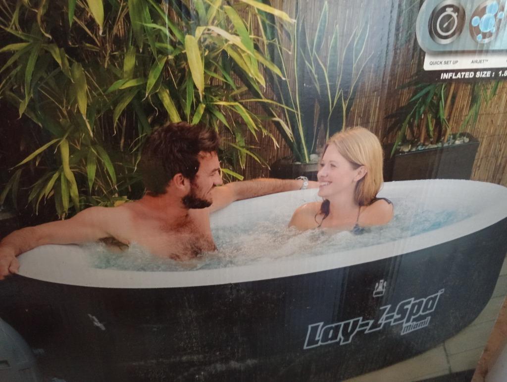 Lay-z-spa, Tuin en Terras, Ophalen, Gebruikt, Afdekzeil, Opblaasbaar