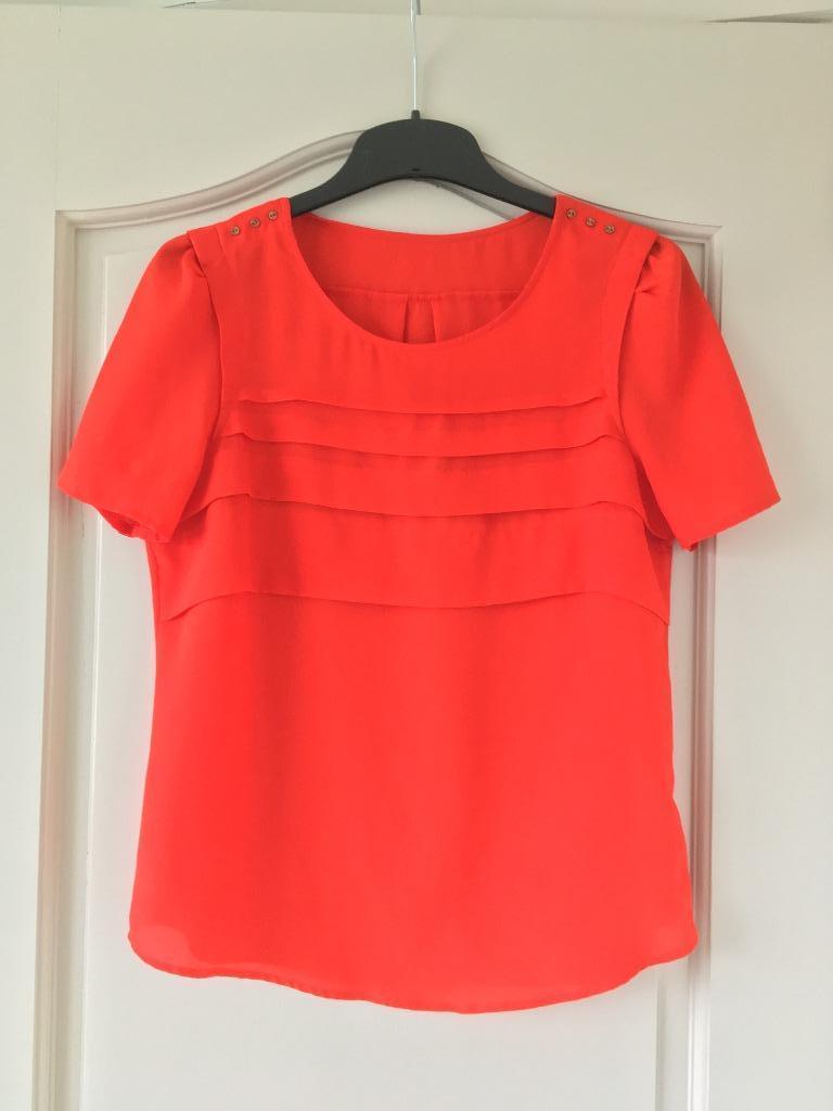 Rood bloesje maat S / 36 / small als nieuw, Ophalen of Verzenden, Zo goed als nieuw, Maat 36 (S), Rood